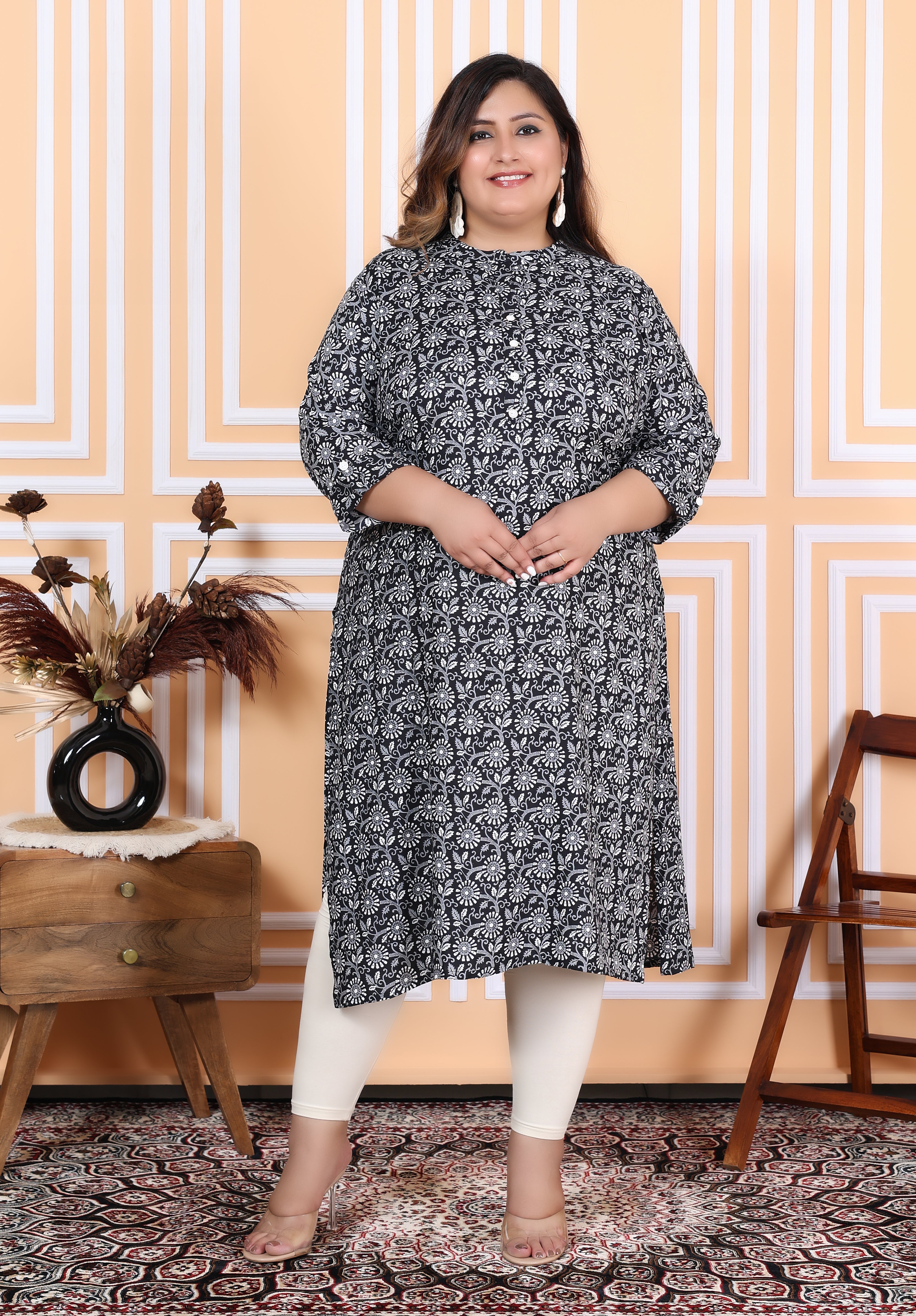 Women Printed Cotton Blend Straight Kurta (100004-Black)