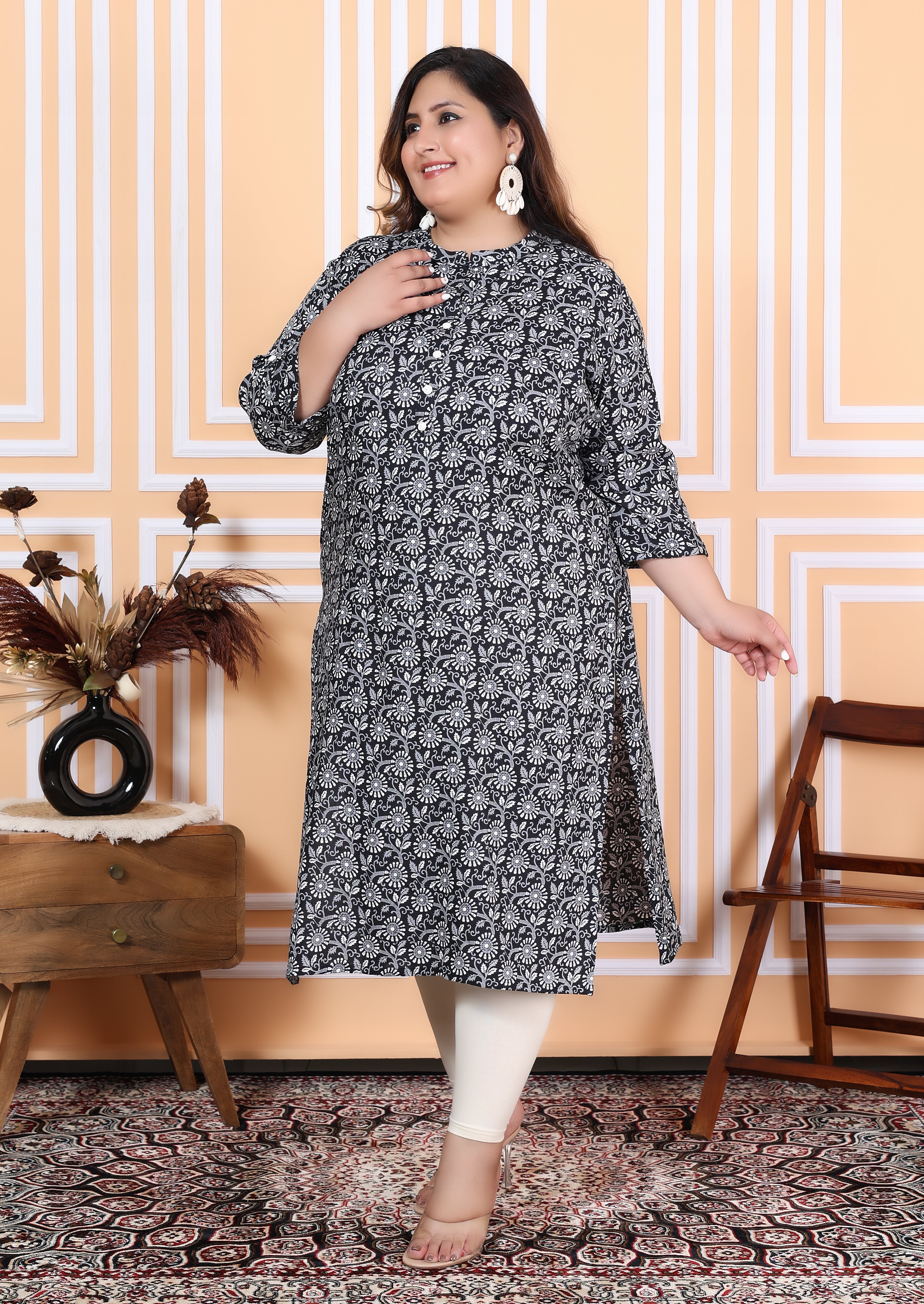 Women Printed Cotton Blend Straight Kurta (100004-Black)