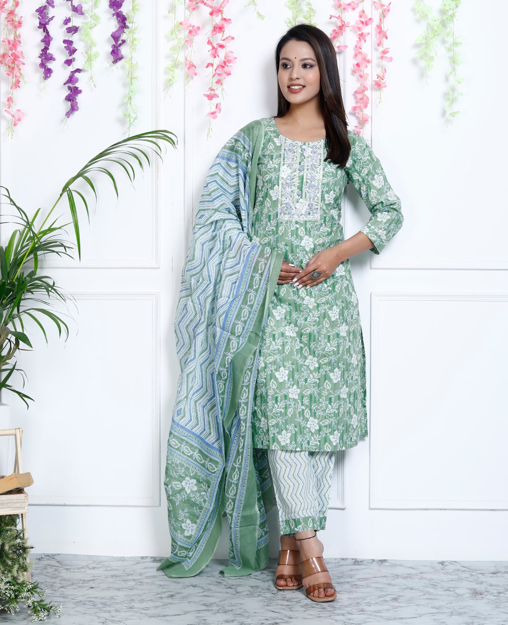 Green Cotton Printed Embroidered Kurta Pant Set with Dupatta-1113