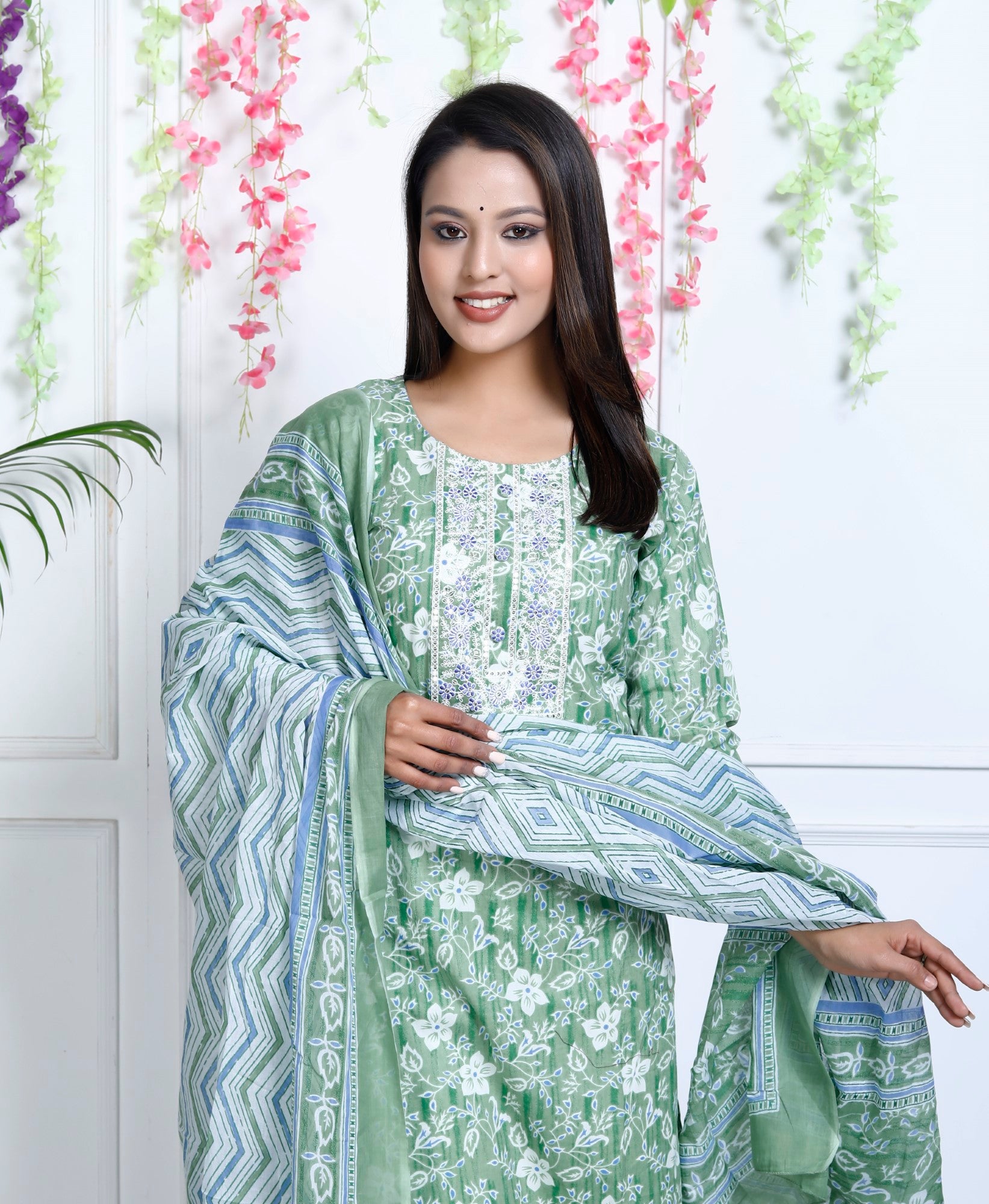 Green Cotton Printed Embroidered Kurta Pant Set with Dupatta-1113