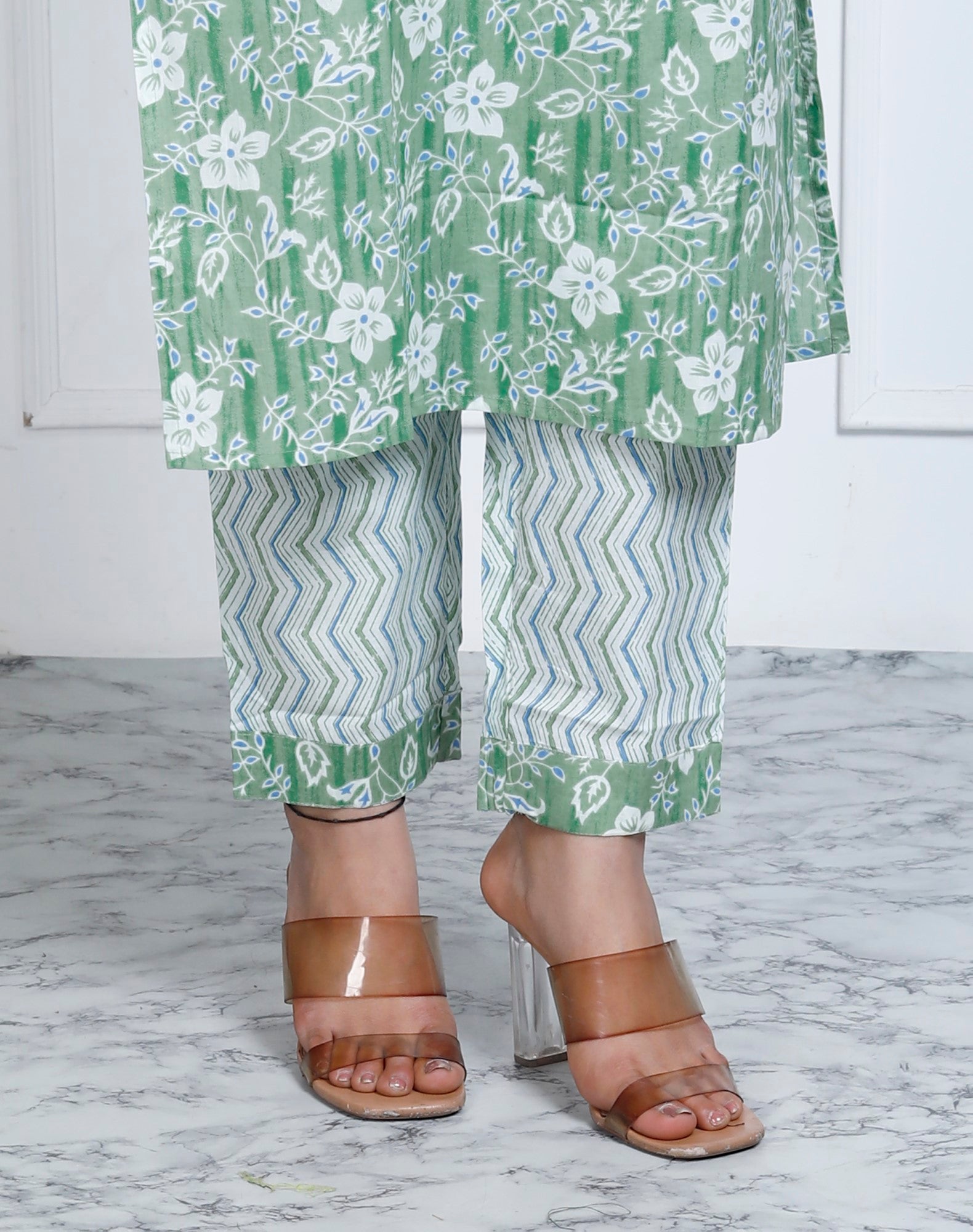 Green Cotton Printed Embroidered Kurta Pant Set with Dupatta-1113