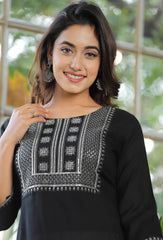 Black Cotton Blend  Solid Straight Embroidered Kurta-1118