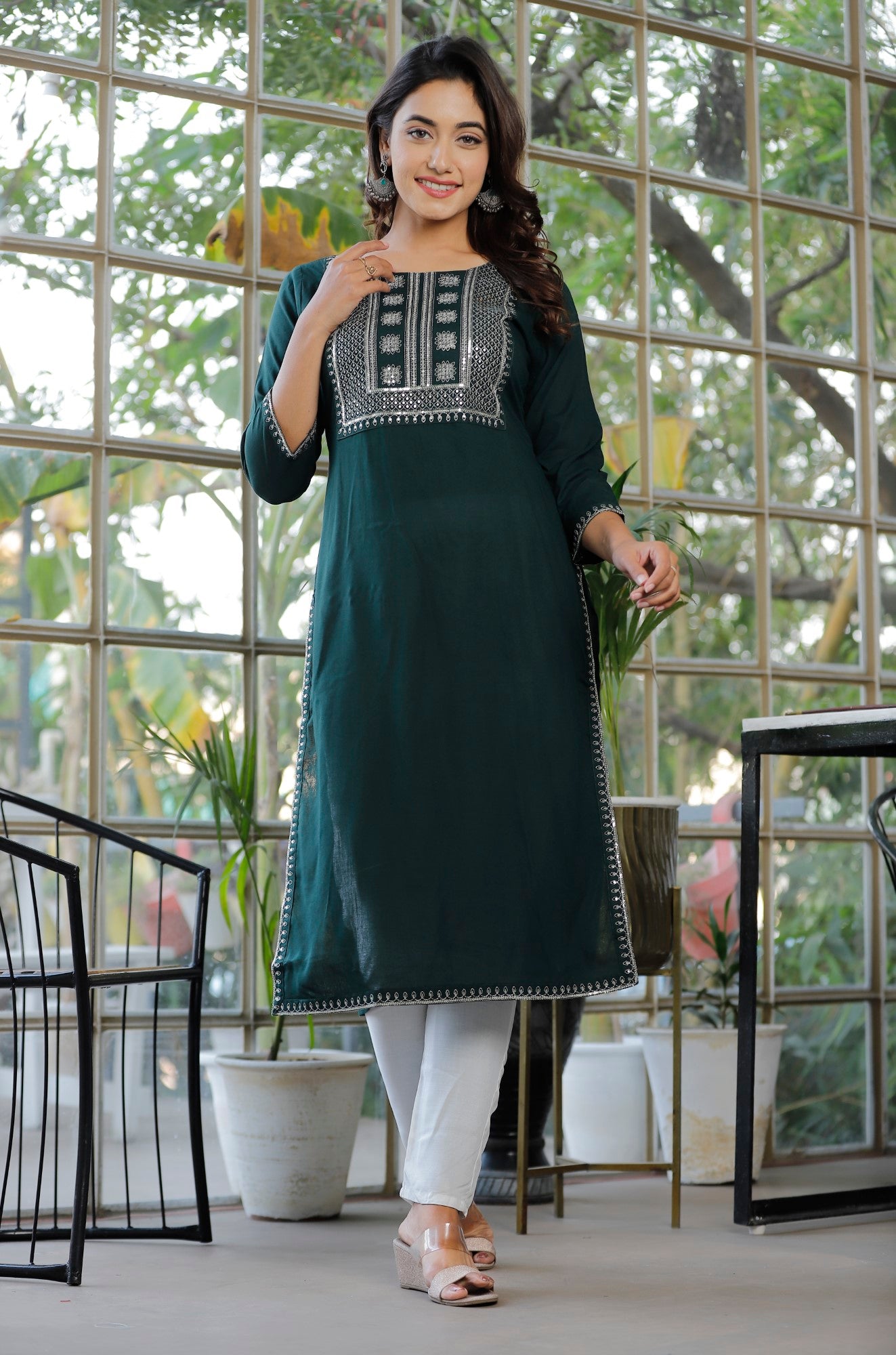 Green Cotton Blend  Solid Print Straight Kurta-1118